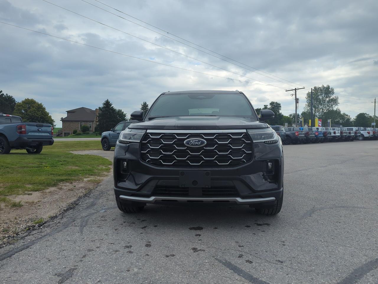 2026 Ford Explorer Platinum 4WD Photo1