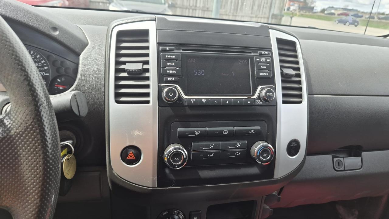 2015 Nissan Frontier SV, EXT CAB, 4X4, AUTO, V6, ALLOYS, CERTIFIED Photo