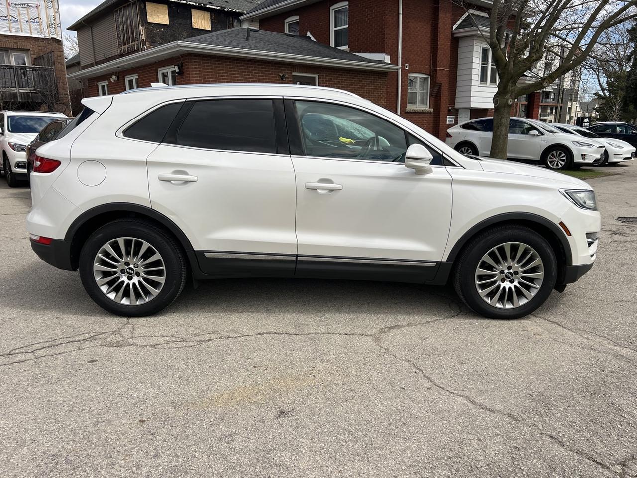 2016 Lincoln MKC Reserve AWD Photo3