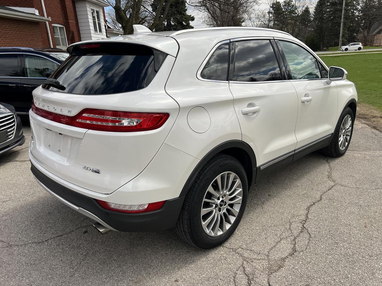 2016 Lincoln MKC Reserve AWD Photo4