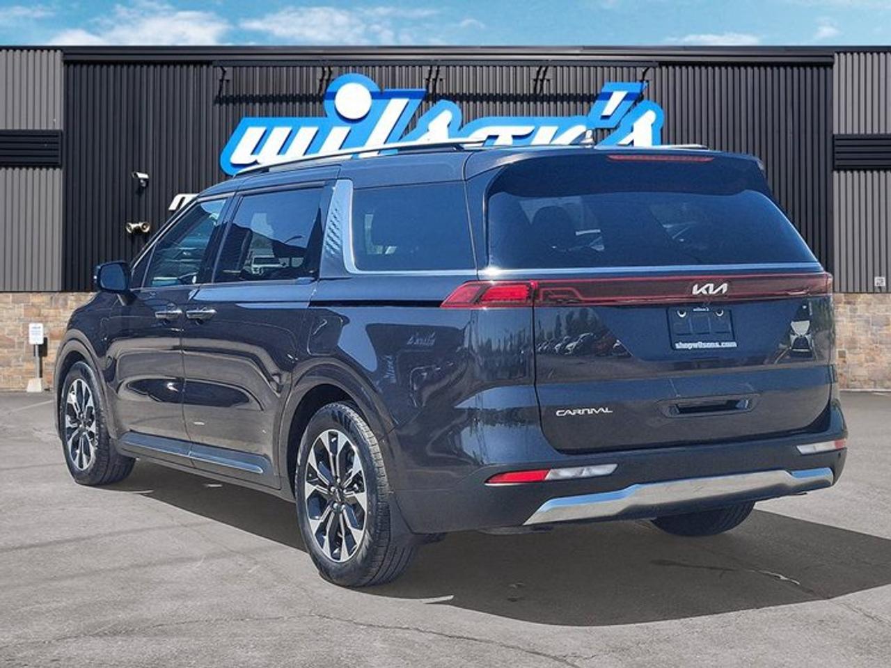 2024 Kia Carnival EX | Leather | Smart Cruise | Heated Wheel + Seats | Power Sliding Doors | CarPlay + Android & More! Photo