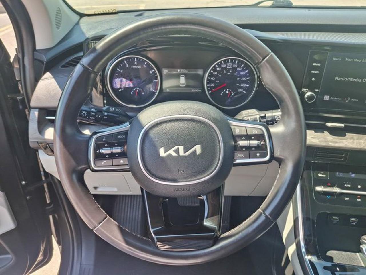2024 Kia Carnival EX | Leather | Smart Cruise | Heated Wheel + Seats | Power Sliding Doors | CarPlay + Android & More! Photo