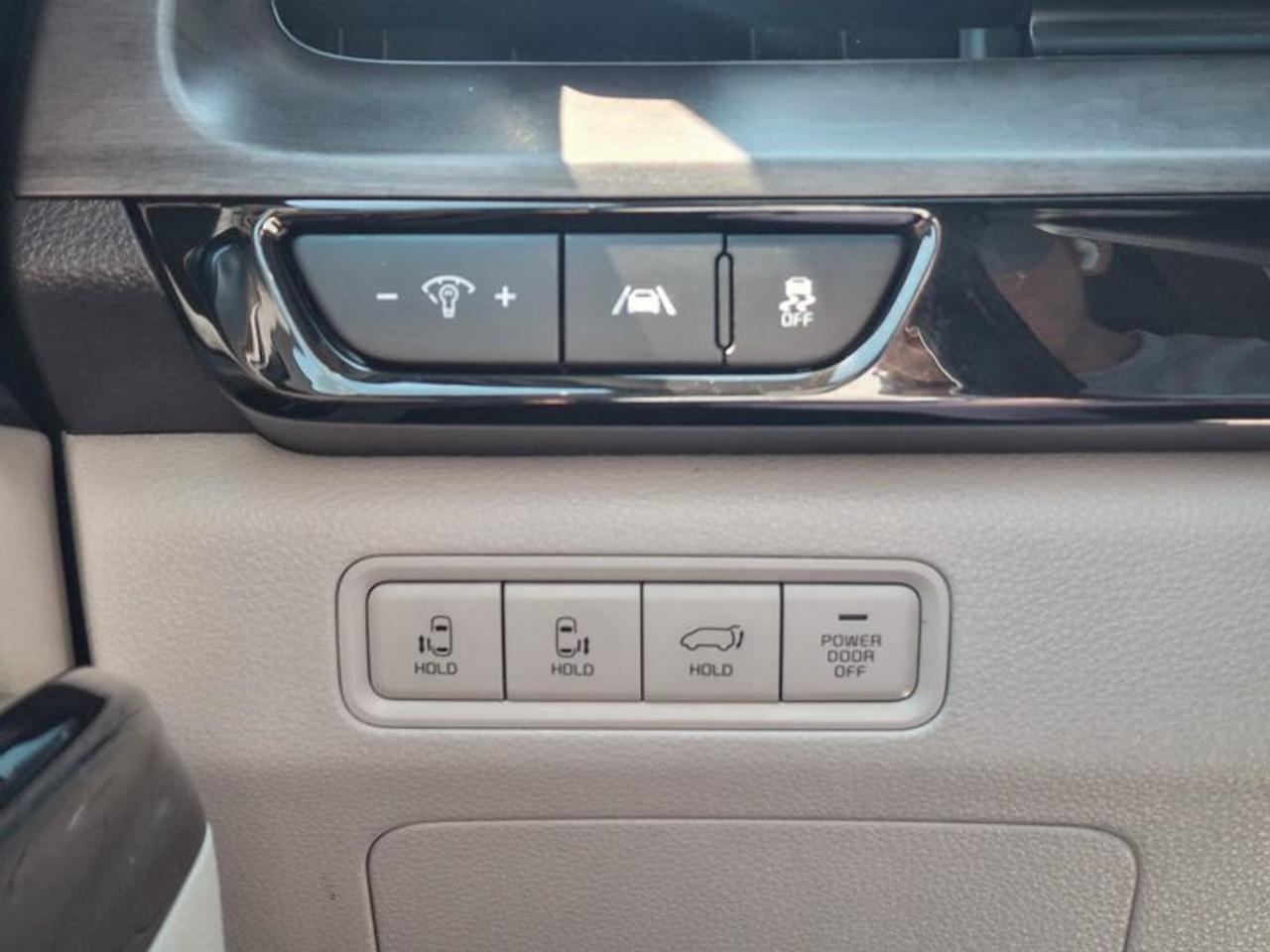 2024 Kia Carnival EX | Leather | Smart Cruise | Heated Wheel + Seats | Power Sliding Doors | CarPlay + Android & More! Photo