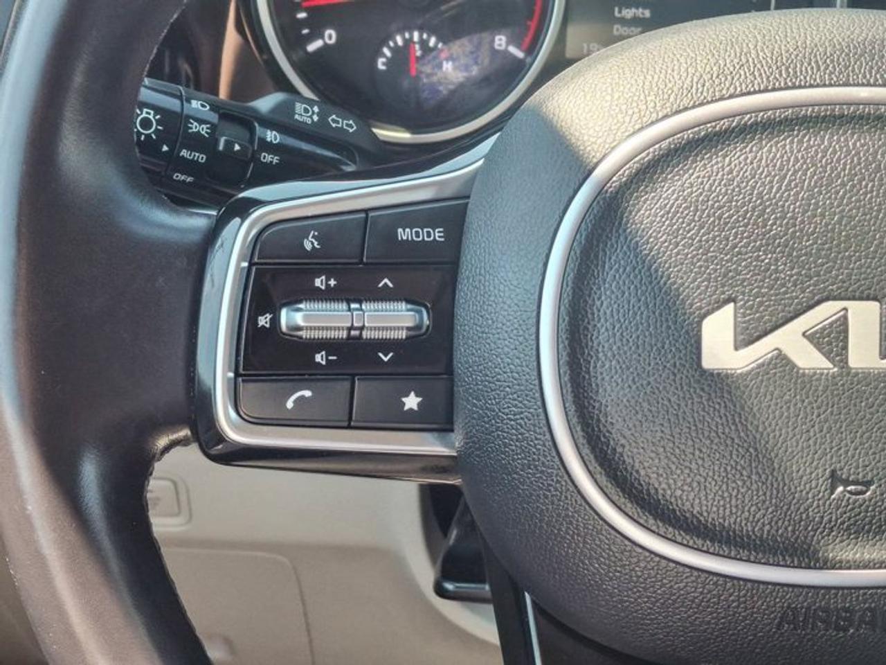 2024 Kia Carnival EX | Leather | Smart Cruise | Heated Wheel + Seats | Power Sliding Doors | CarPlay + Android & More! Photo