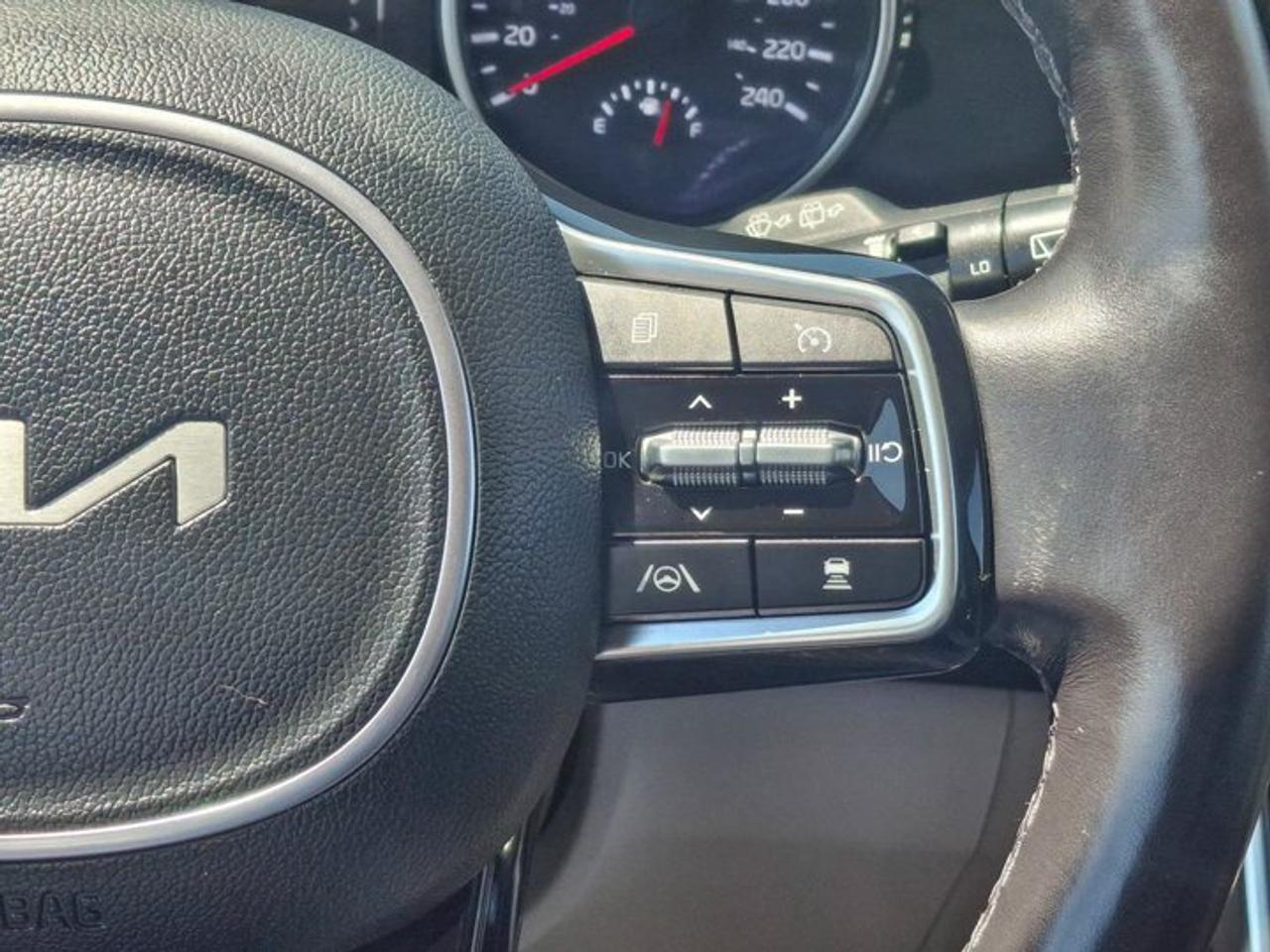 2024 Kia Carnival EX | Leather | Smart Cruise | Heated Wheel + Seats | Power Sliding Doors | CarPlay + Android & More! Photo