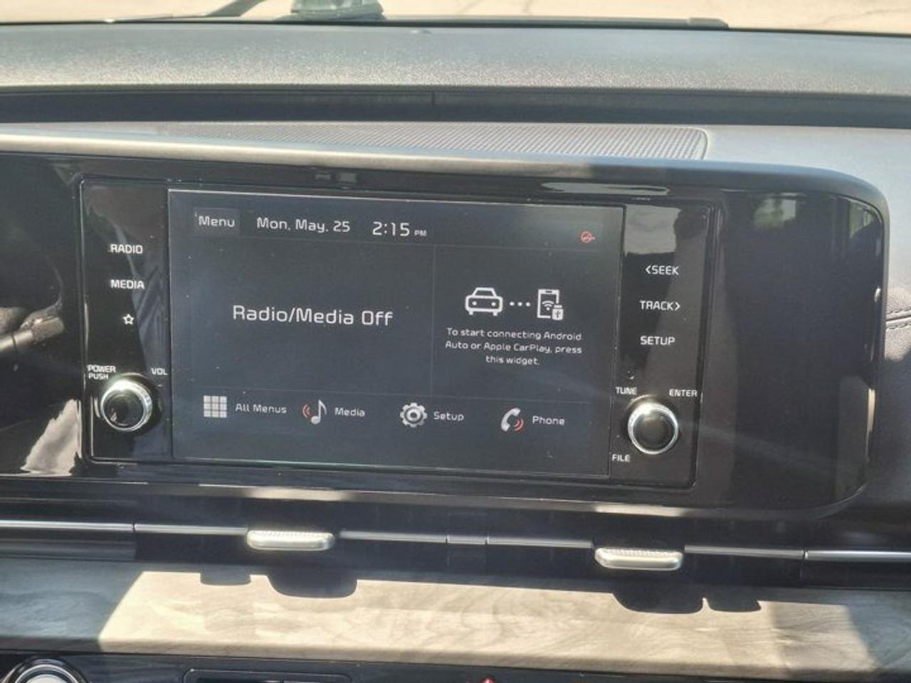 2024 Kia Carnival EX | Leather | Smart Cruise | Heated Wheel + Seats | Power Sliding Doors | CarPlay + Android & More! Photo