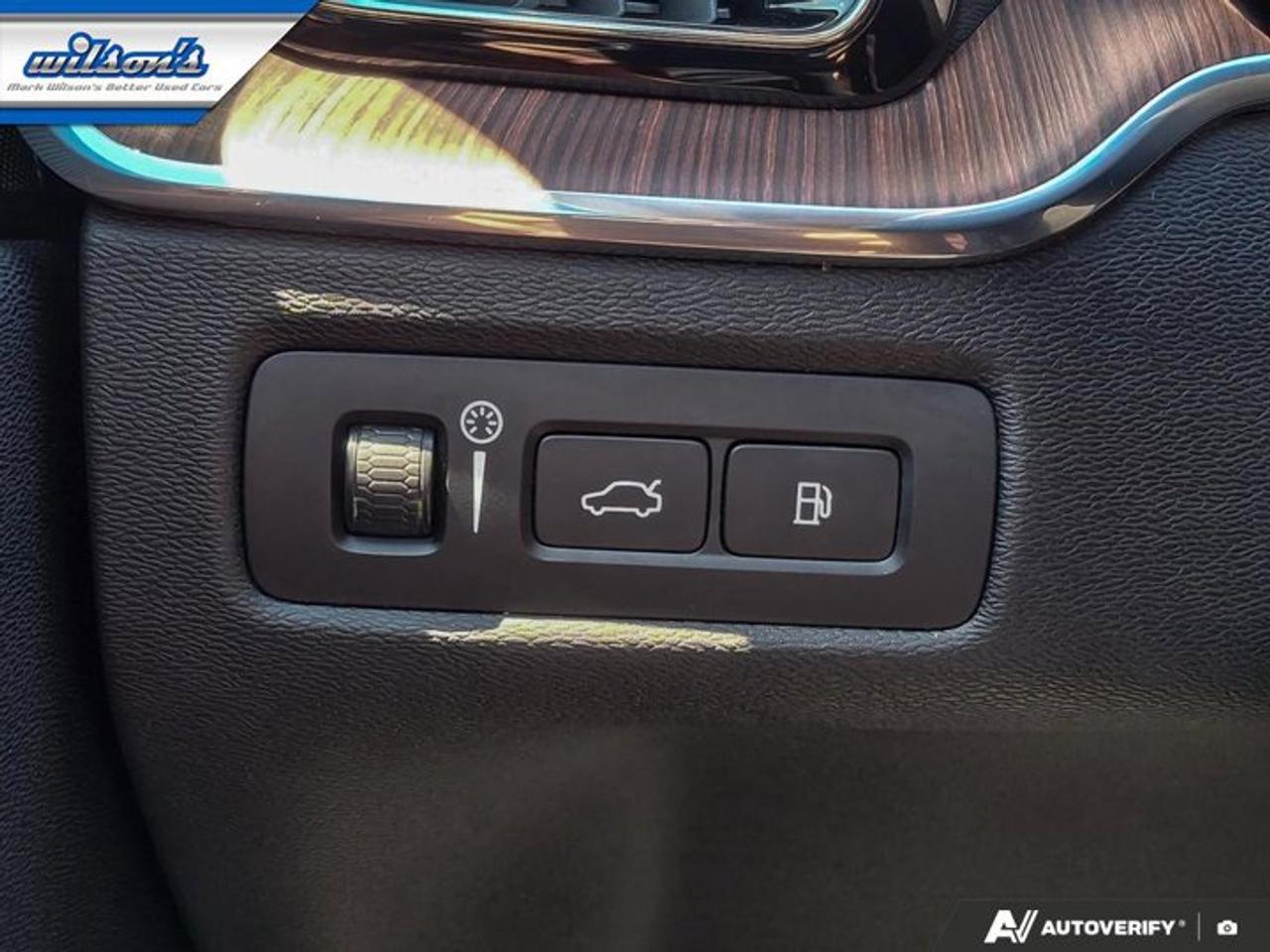 2022 Volvo XC60 Recharge Inscription Expression AWD | Plug-in Hybrid | Leather | Sunroof | Nav | Heated Wheel & More ! Photo