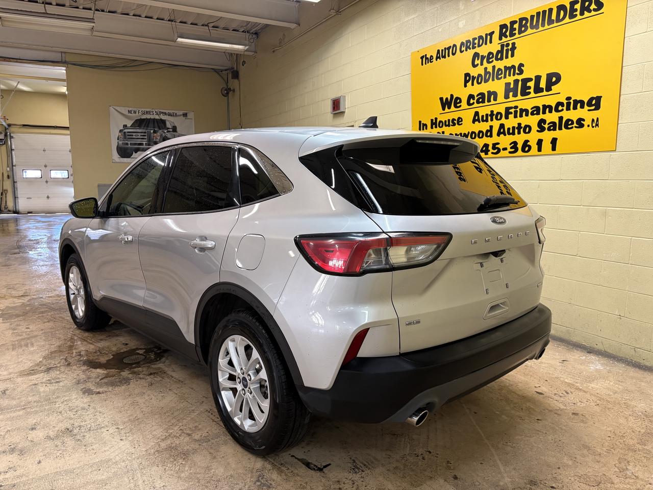 2020 Ford Escape SE Photo3
