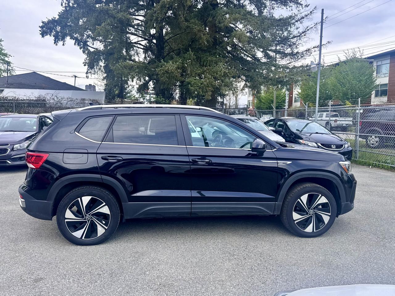 2024 Volkswagen Taos FINANCING AVAILABLE Photo4