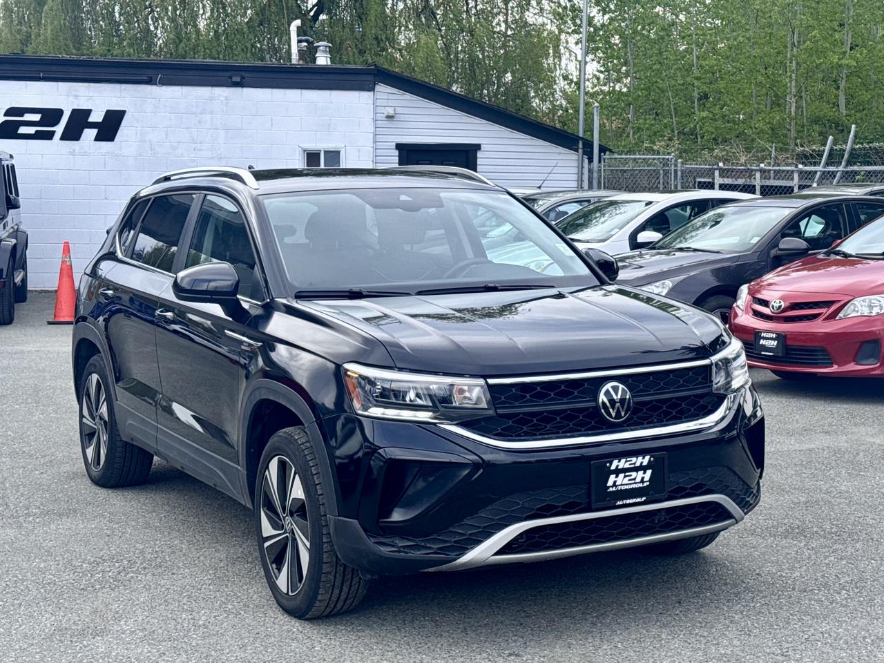 2024 Volkswagen Taos FINANCING AVAILABLE Photo3