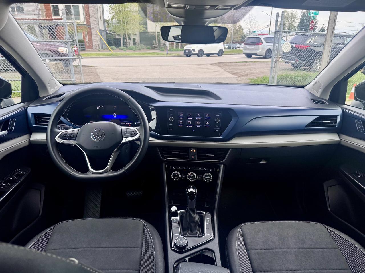 2024 Volkswagen Taos FINANCING AVAILABLE Photo10