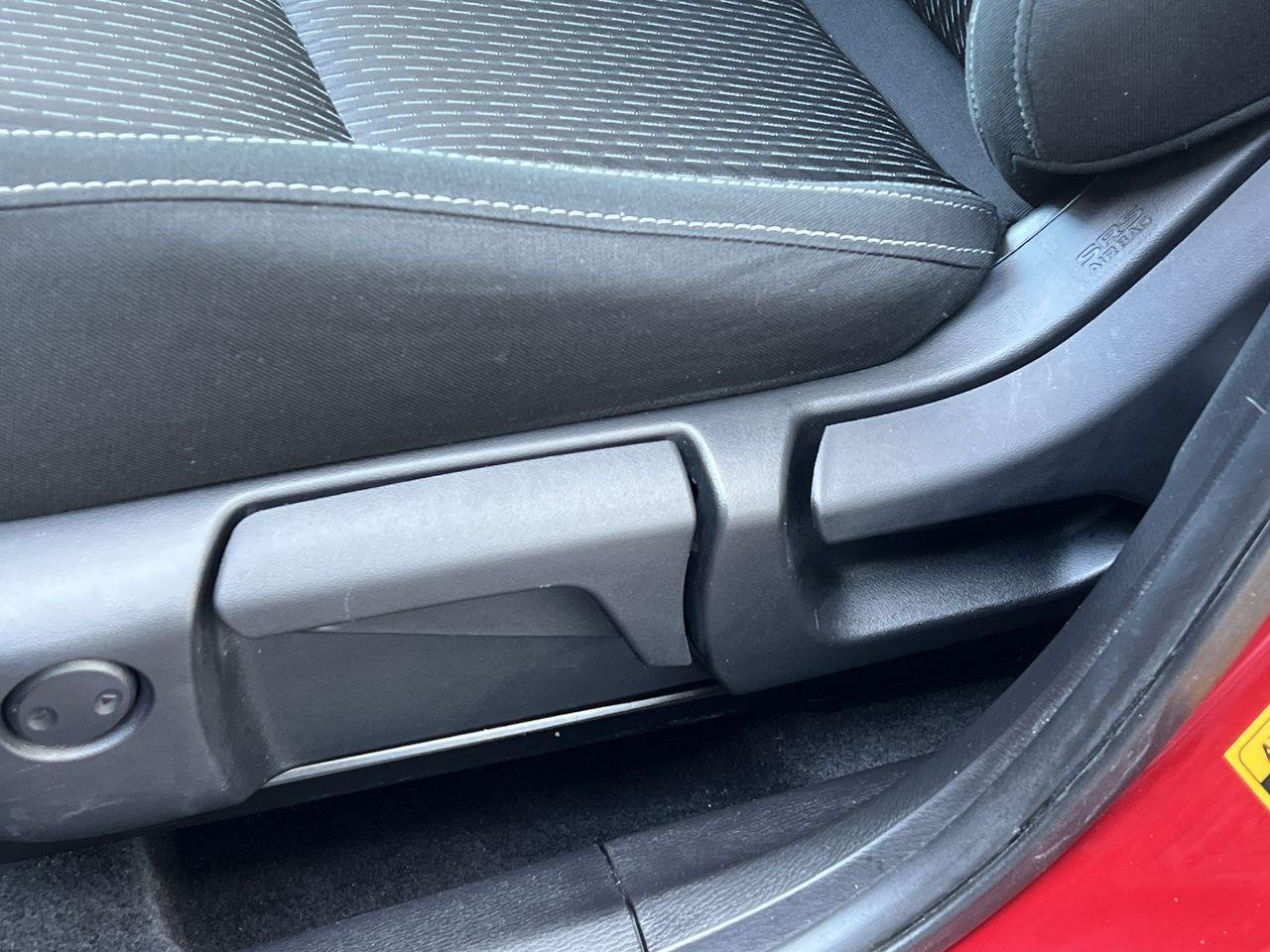 2024 Mitsubishi Outlander 4X4, 7 PASSENGER, MOONROOF, HEATED STEERING WHEEL, HEATED SEATS, BACK UP CAM!! Photo