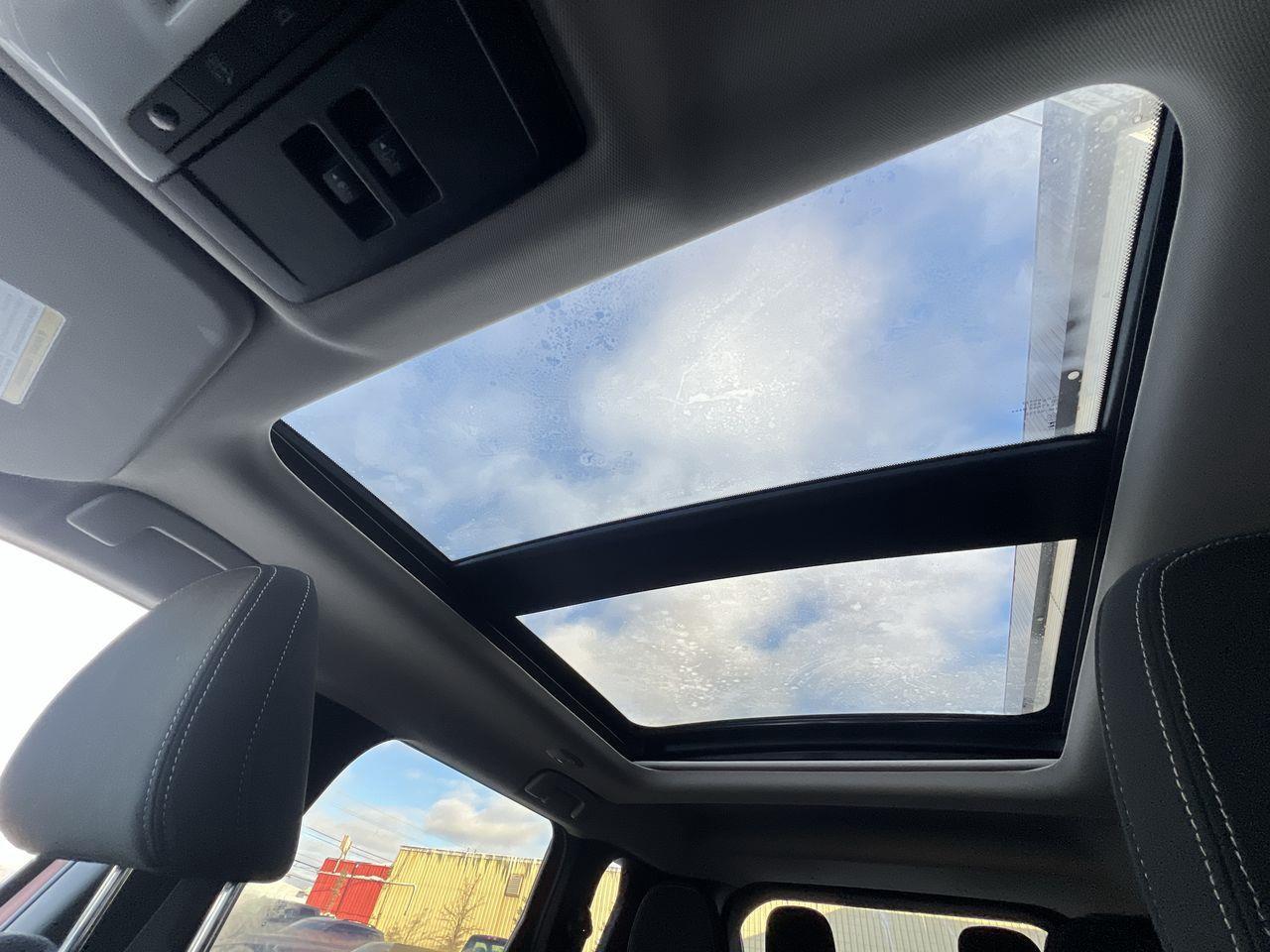 2024 Mitsubishi Outlander 4X4, 7 PASSENGER, MOONROOF, HEATED STEERING WHEEL, HEATED SEATS, BACK UP CAM!! Photo