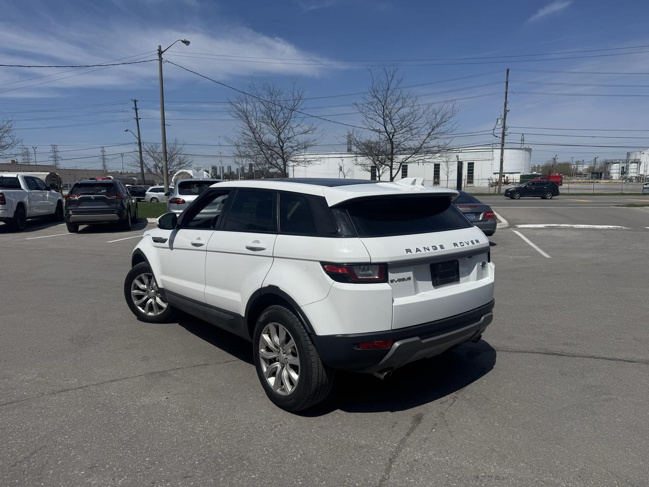 2018 Land Rover Range Rover Evoque SE AWD LEATHER PAN/ROOF NAV B/SPOT L/ASSIST CAMERA Photo4
