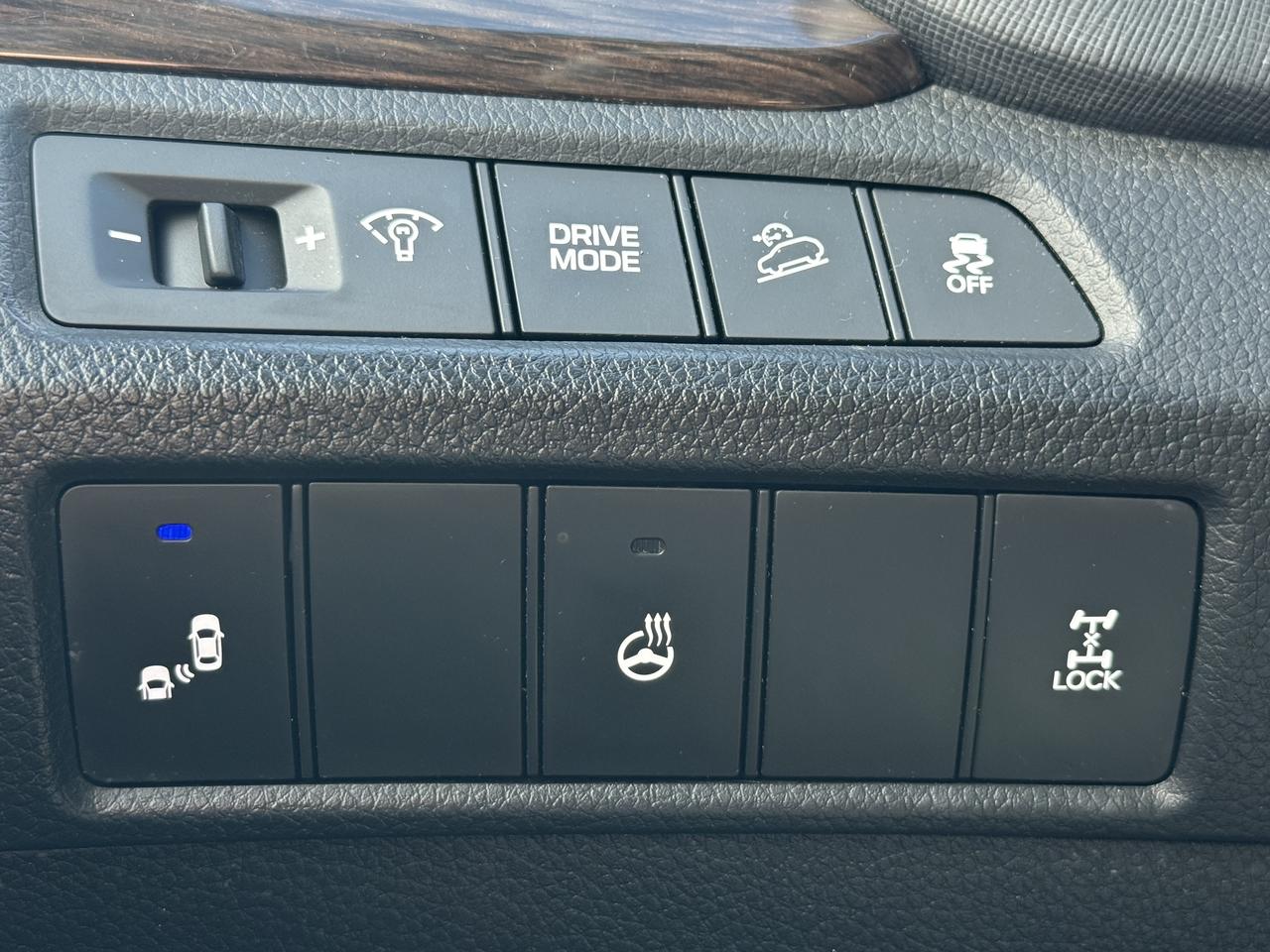 2017 Hyundai Santa Fe Sport Premium | AWD | Backup Camera | Heated Seats Photo
