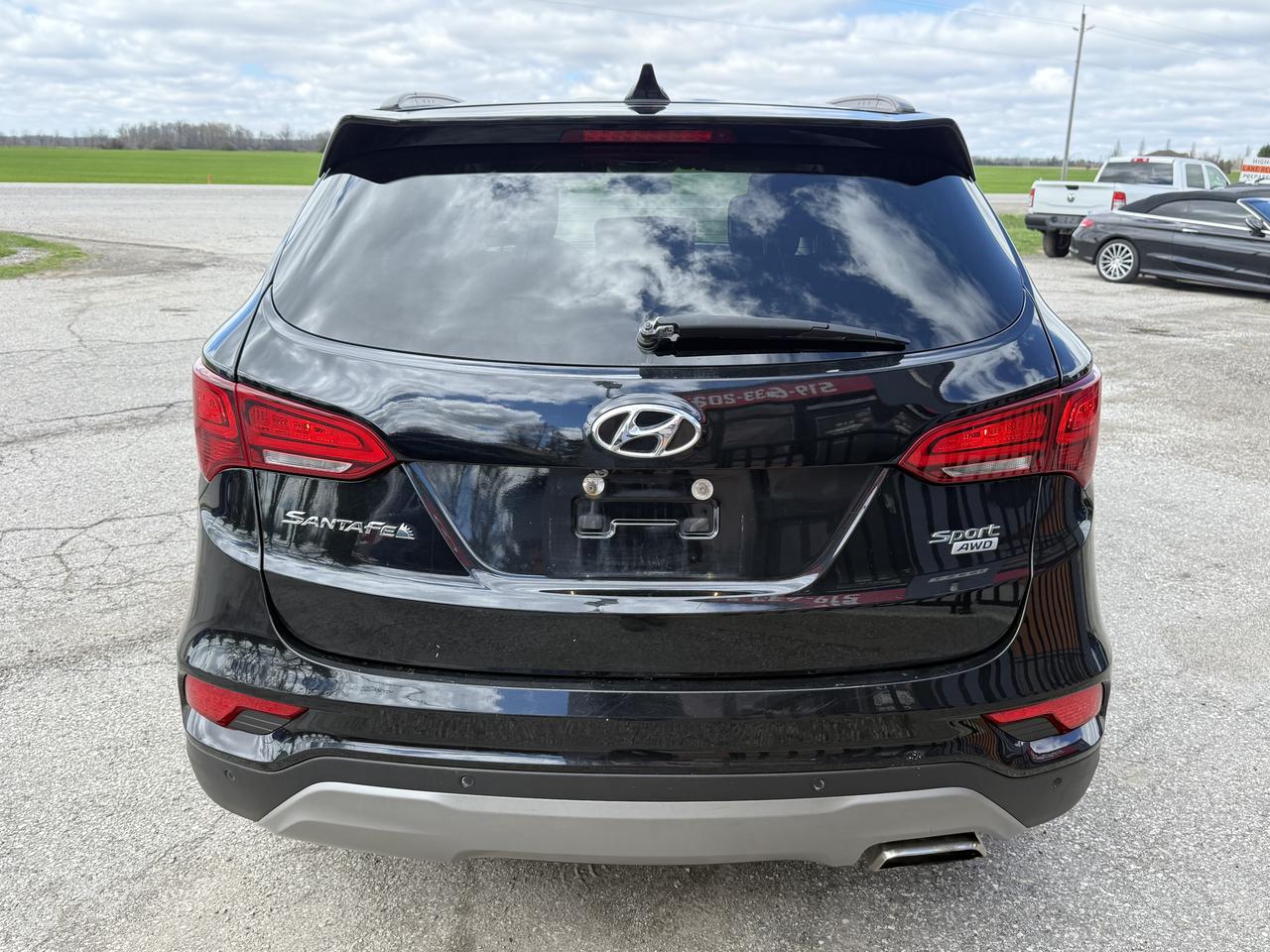 2017 Hyundai Santa Fe Sport Premium | AWD | Backup Camera | Heated Seats Photo3