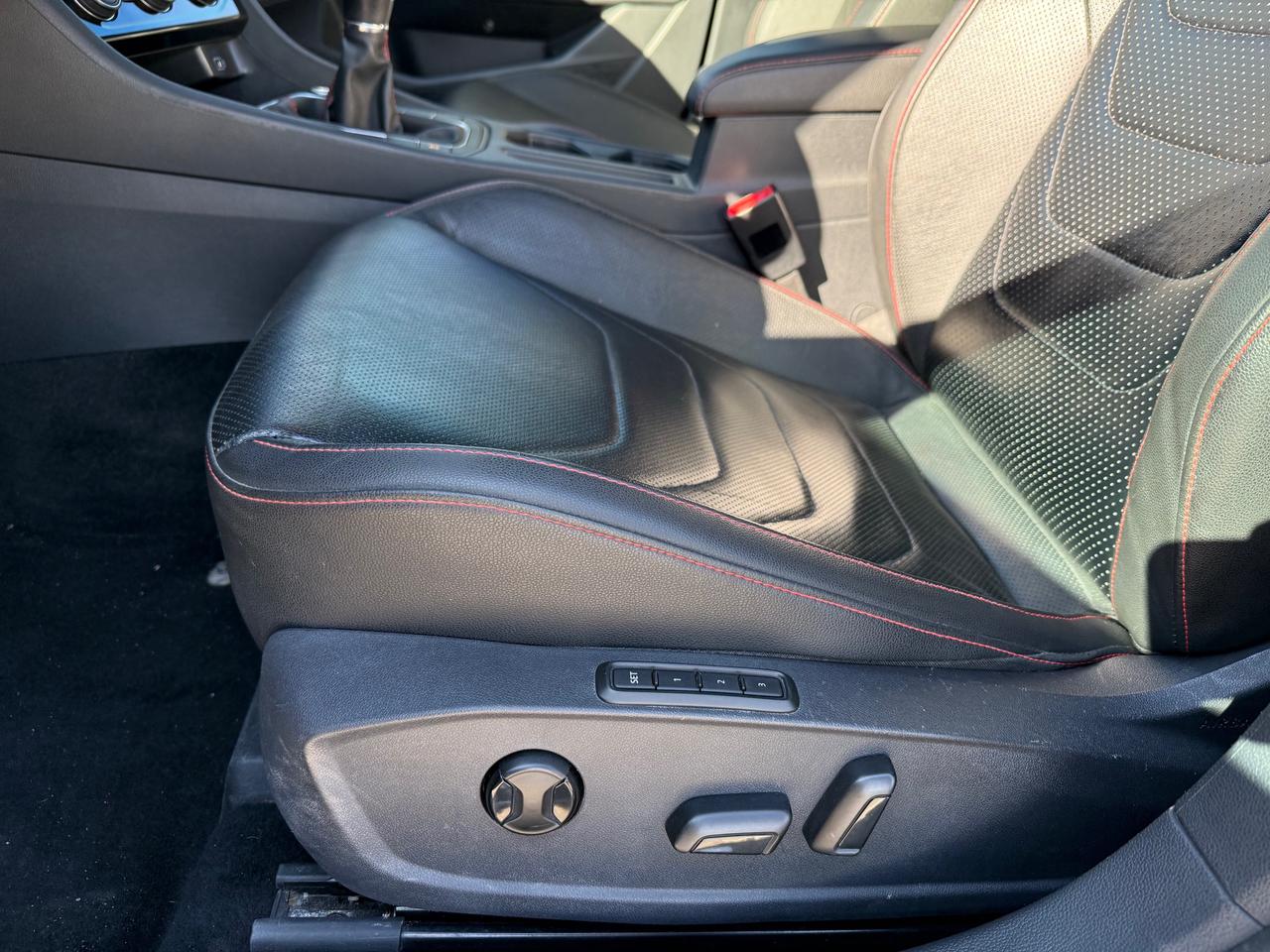 2020 Volkswagen Jetta GLI MANUAL! NAV! Sunroof! Leather! Photo