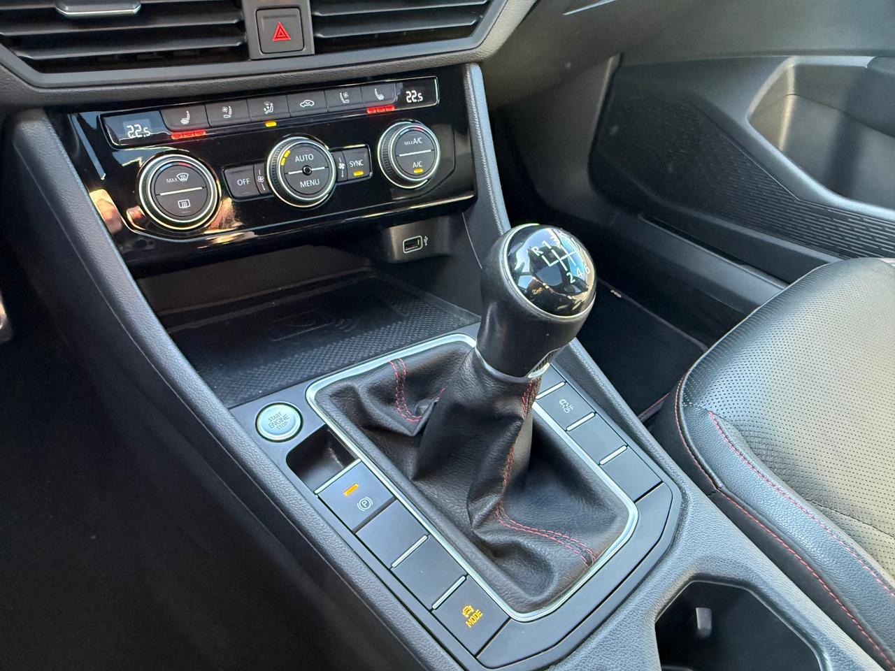 2020 Volkswagen Jetta GLI MANUAL! NAV! Sunroof! Leather! Photo