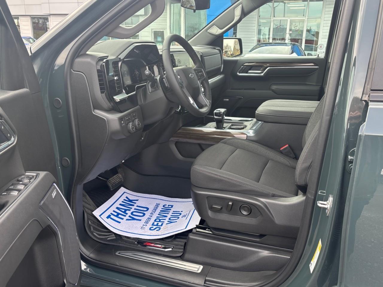 2026 Chevrolet Silverado 1500 LT Trail Boss New 5 Passenger Gas Powered V8 Crew Cab 4X4 Truck with 2 Factory Installed Lift, 6.6 Ft Pickup Box, Power Sunroof, Heated Front Seats, Heated Steering Wheel with a 13.4 Diagonal Touchscreen Radio with Photo