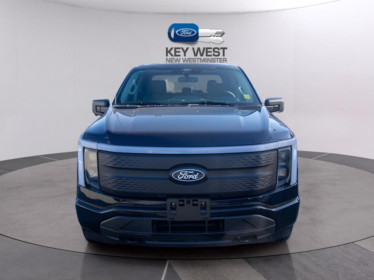 2025 Ford F-150 Lightning XLT Standard Range Battery 4WD SUPERCREW 5.5' BO Photo2