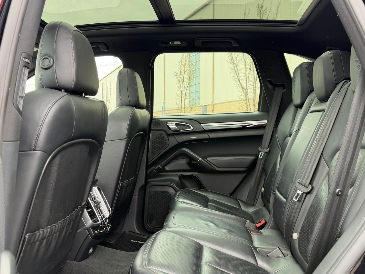 2014 Porsche Cayenne 3.6L V6 **CLEAN CARFAX** Photo