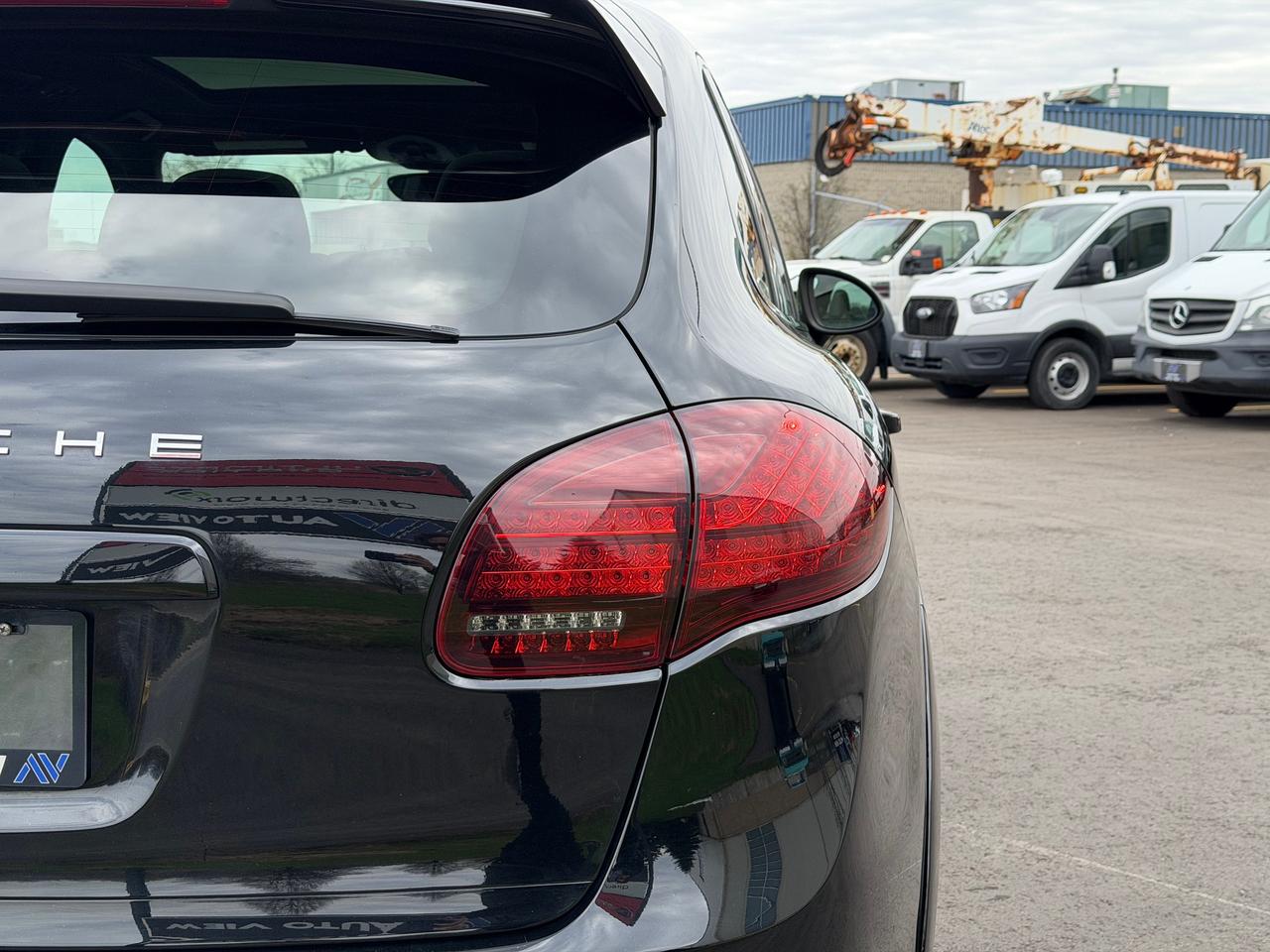 2014 Porsche Cayenne 3.6L V6 **CLEAN CARFAX** Photo