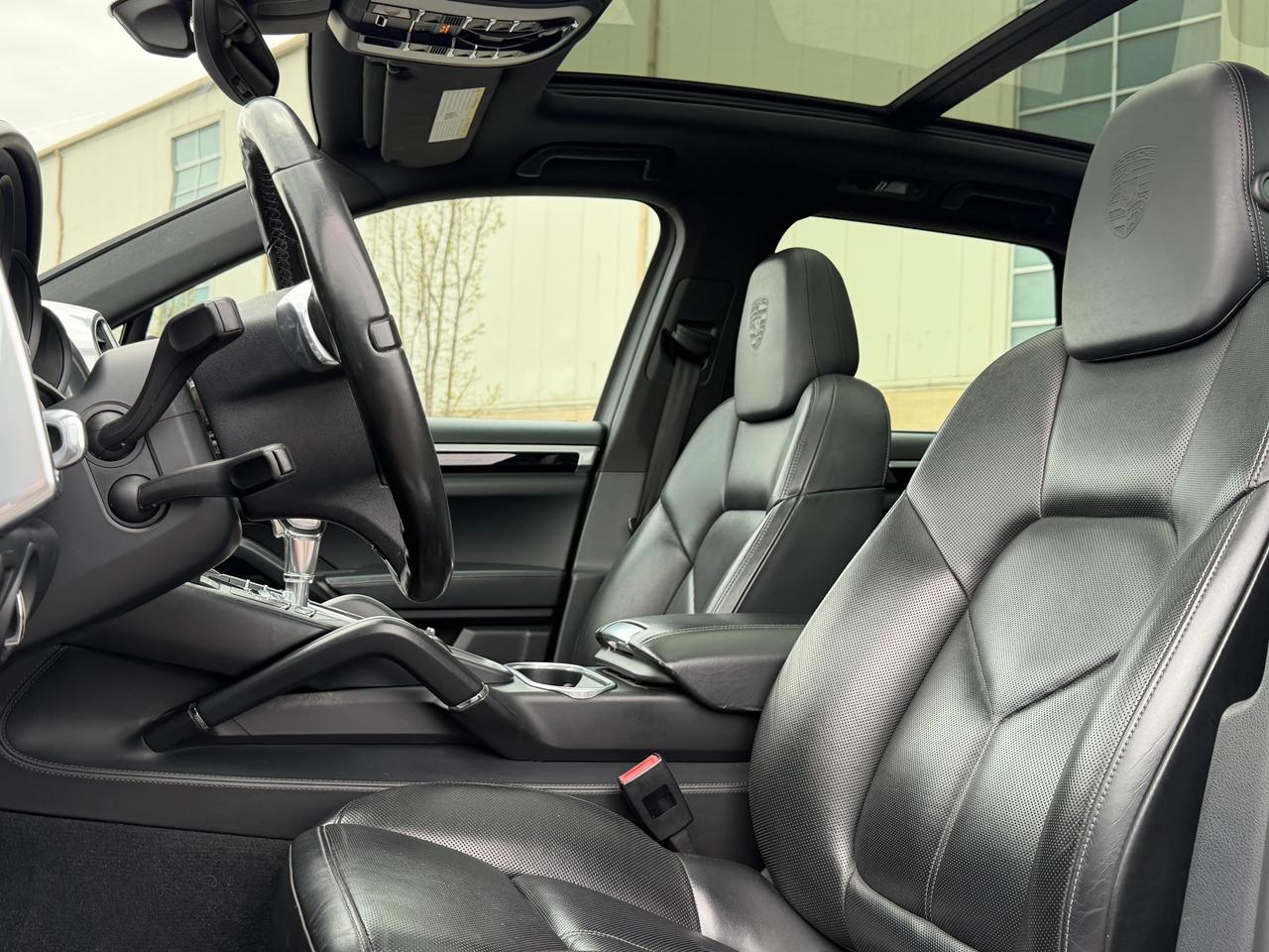 2014 Porsche Cayenne 3.6L V6 **CLEAN CARFAX** Photo