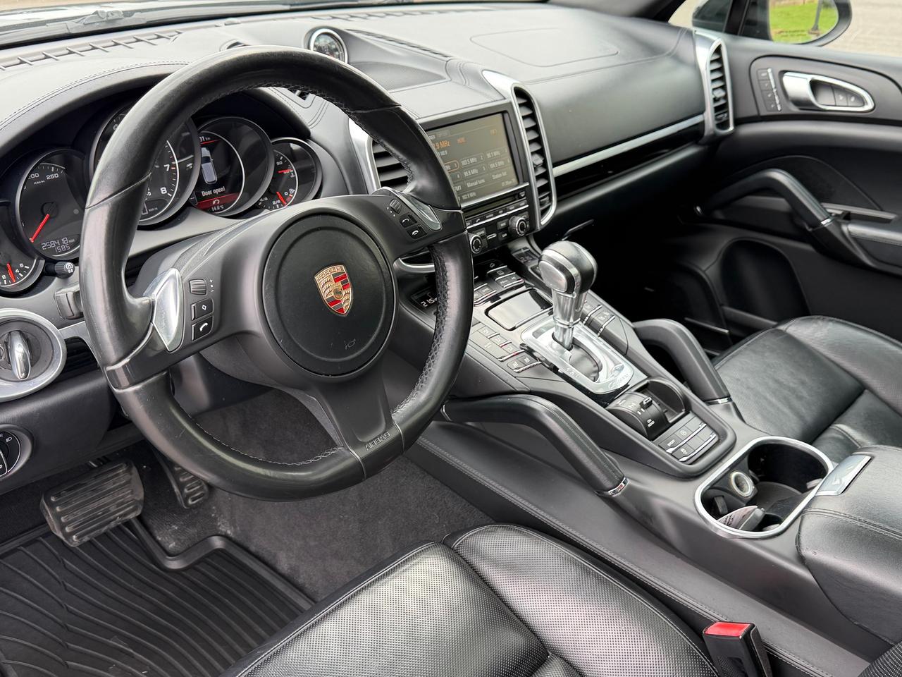 2014 Porsche Cayenne 3.6L V6 **CLEAN CARFAX** Photo