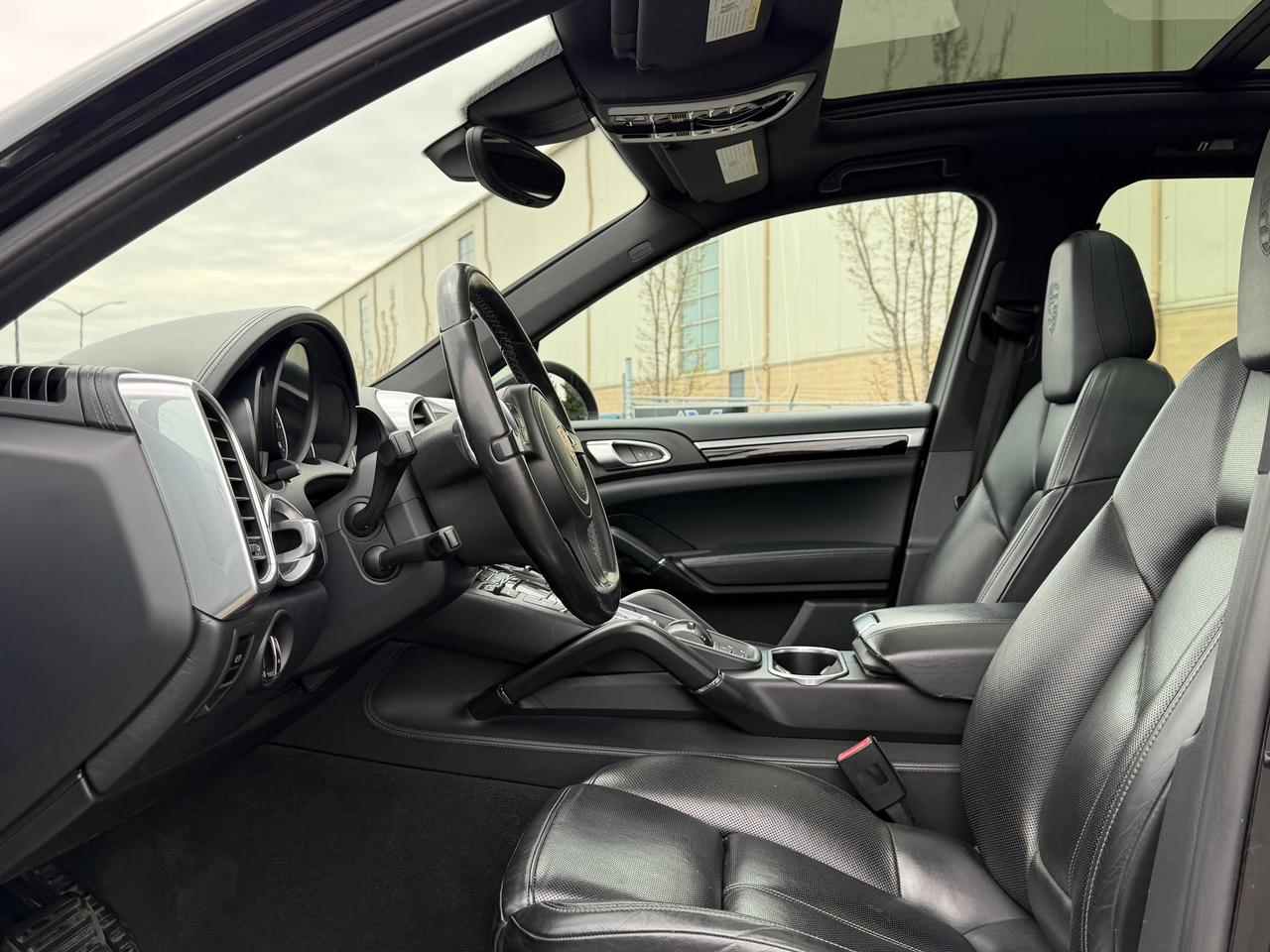 2014 Porsche Cayenne 3.6L V6 **CLEAN CARFAX** Photo