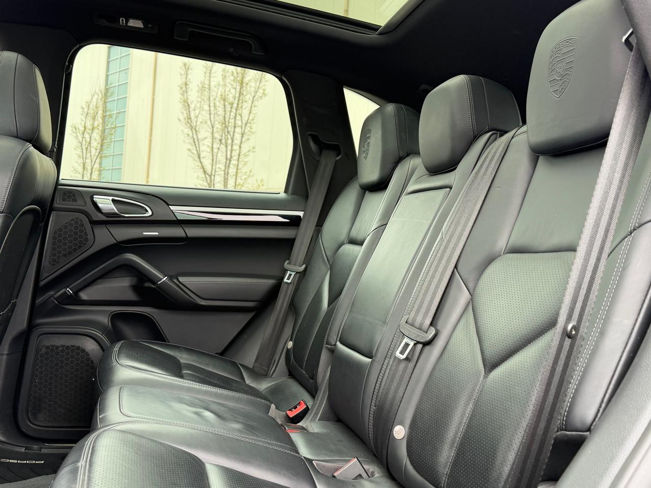 2014 Porsche Cayenne 3.6L V6 **CLEAN CARFAX** Photo