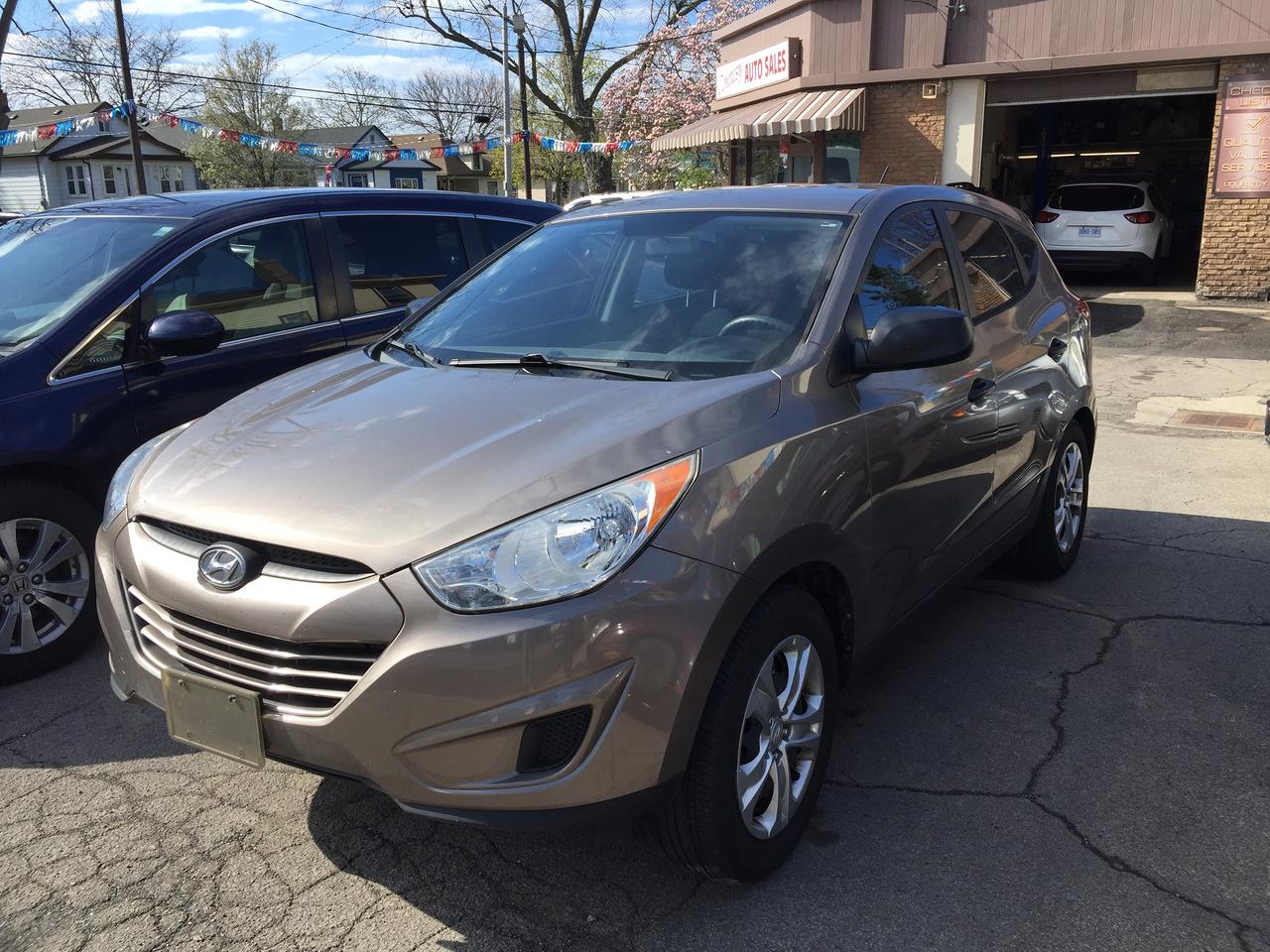 2011 Hyundai Tucson One Owner! Extra Clean!! Photo0