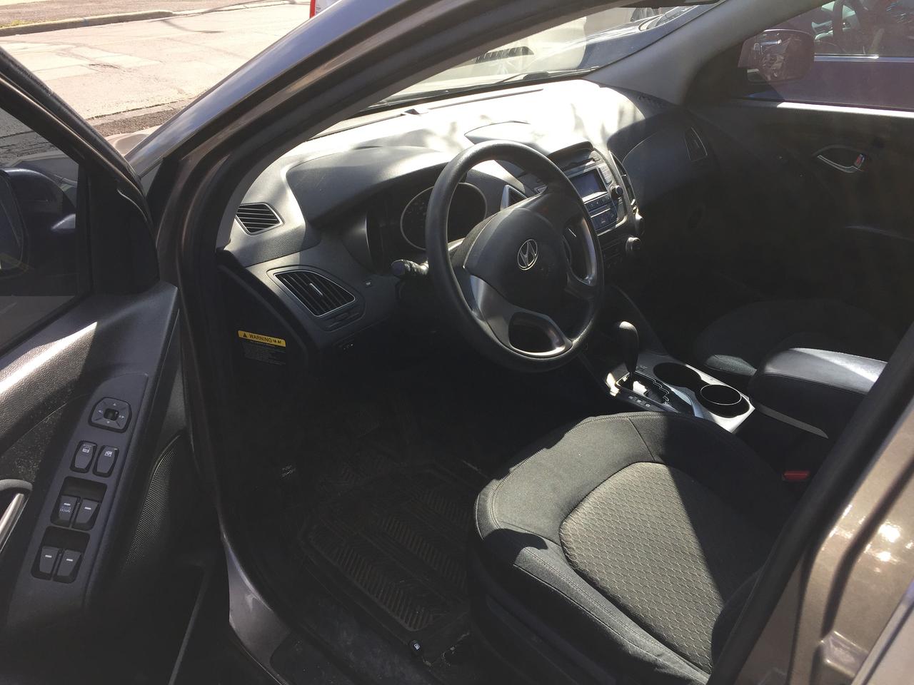 2011 Hyundai Tucson One Owner! Extra Clean!! Photo