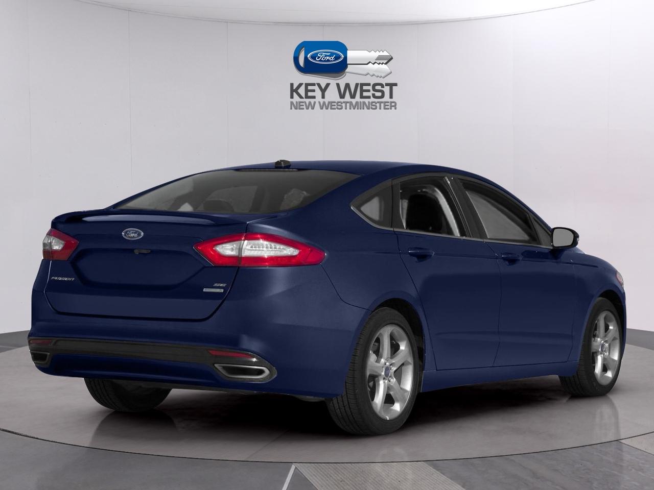 2015 Ford Fusion Titanium Photo2