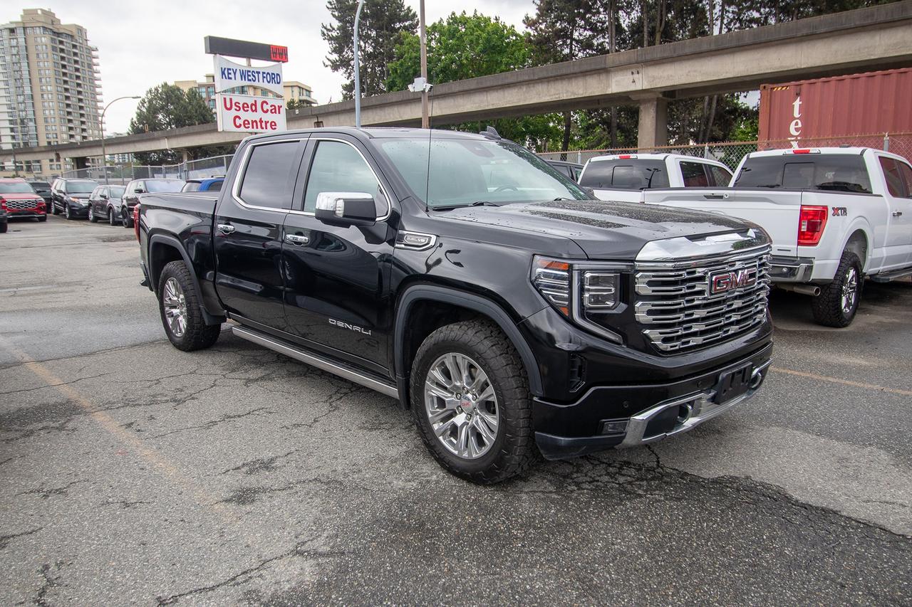 2022 GMC Denali 4WD Crew Cab 147" Denali Photo3