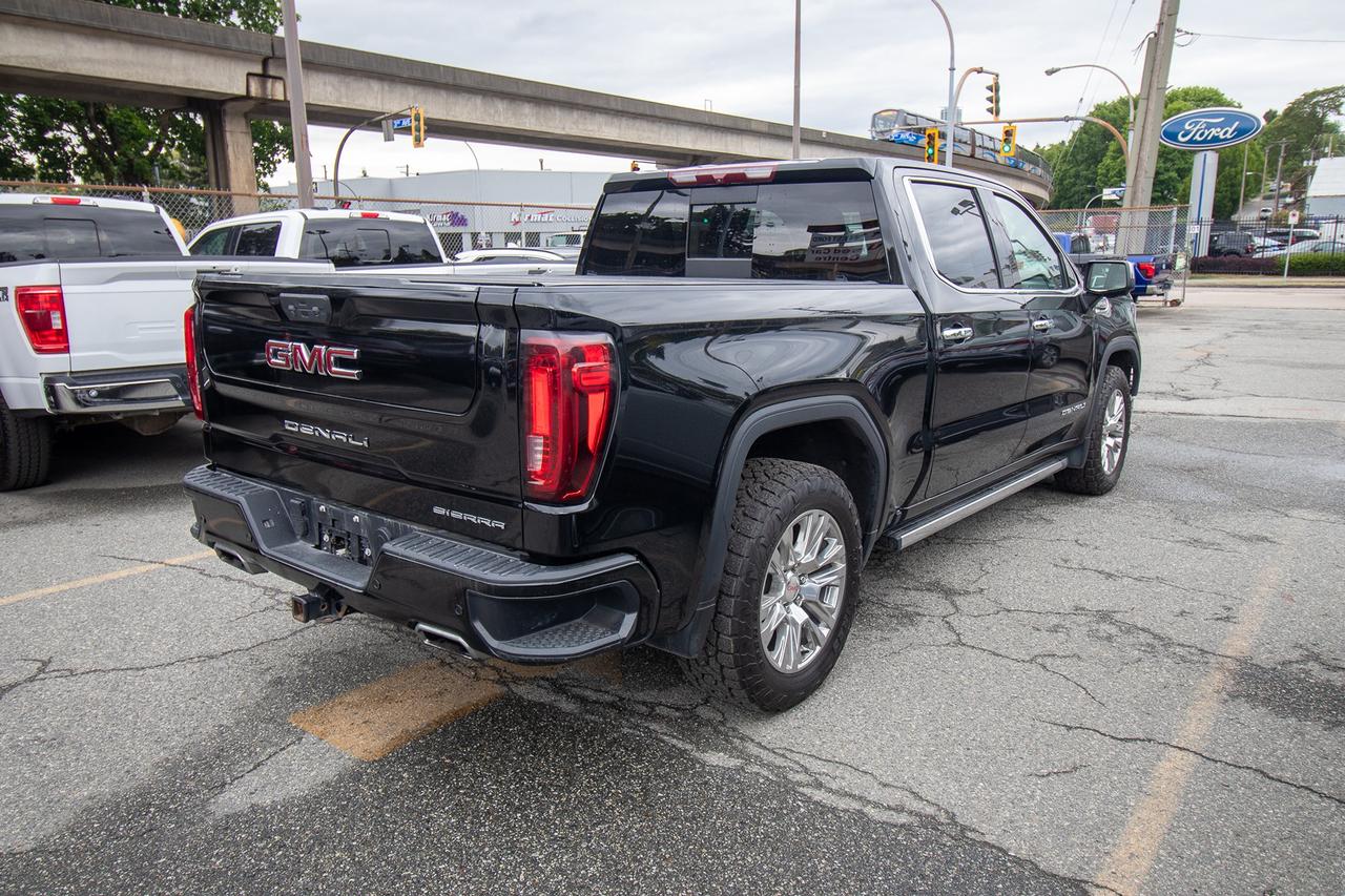 2022 GMC Denali 4WD Crew Cab 147" Denali Photo4