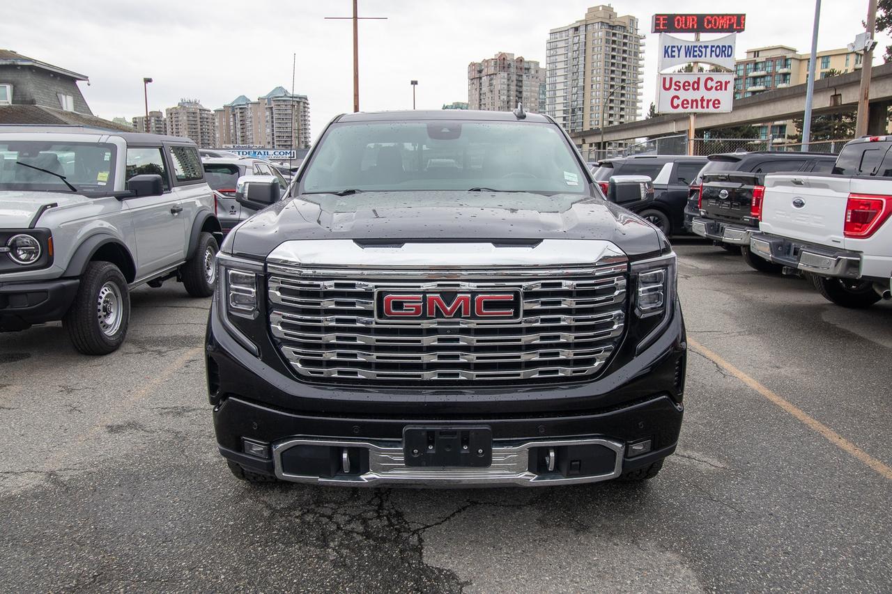 2022 GMC Denali 4WD Crew Cab 147" Denali Photo2
