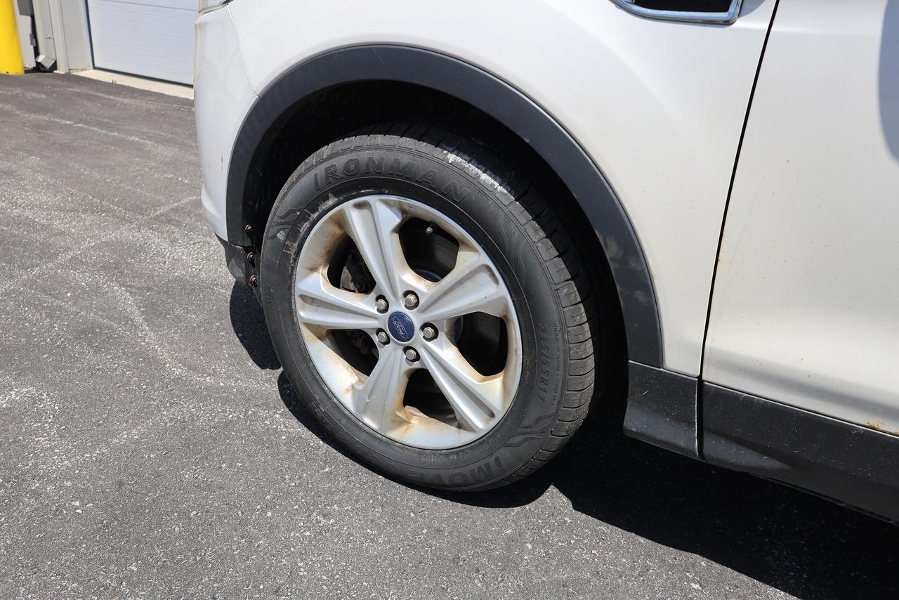 2015 Ford Escape SE - LEATHER|BACKUPCAM|HEATEDSEAT|2xRIM&TIRE Photo