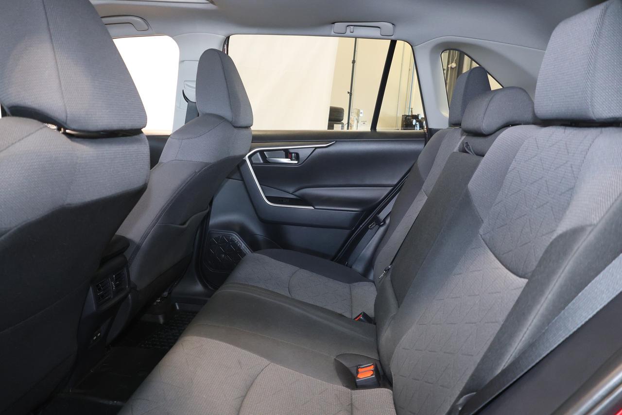 2025 Toyota RAV4 XLE AWD - SUNROOF|CAMERA|BLINDSPOT Photo