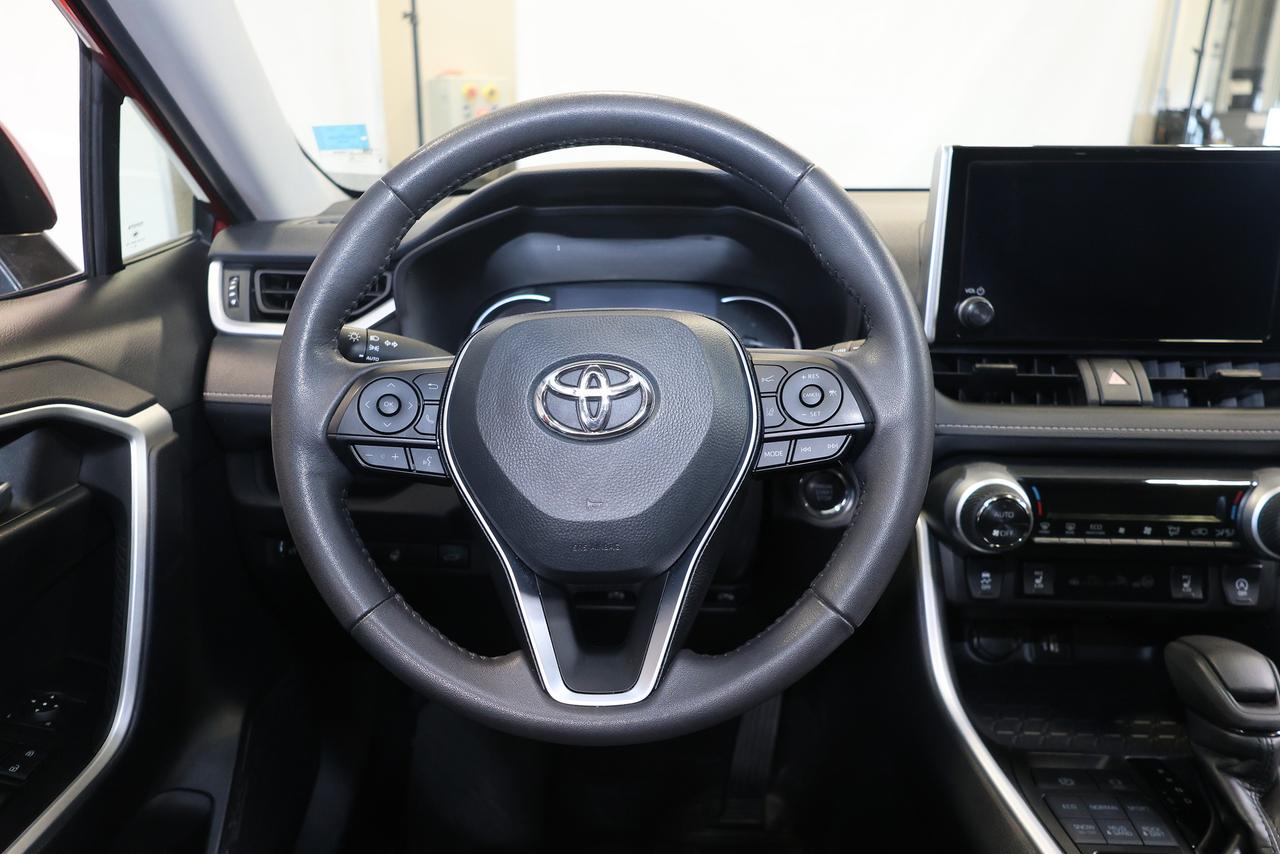 2025 Toyota RAV4 XLE AWD - SUNROOF|CAMERA|BLINDSPOT Photo