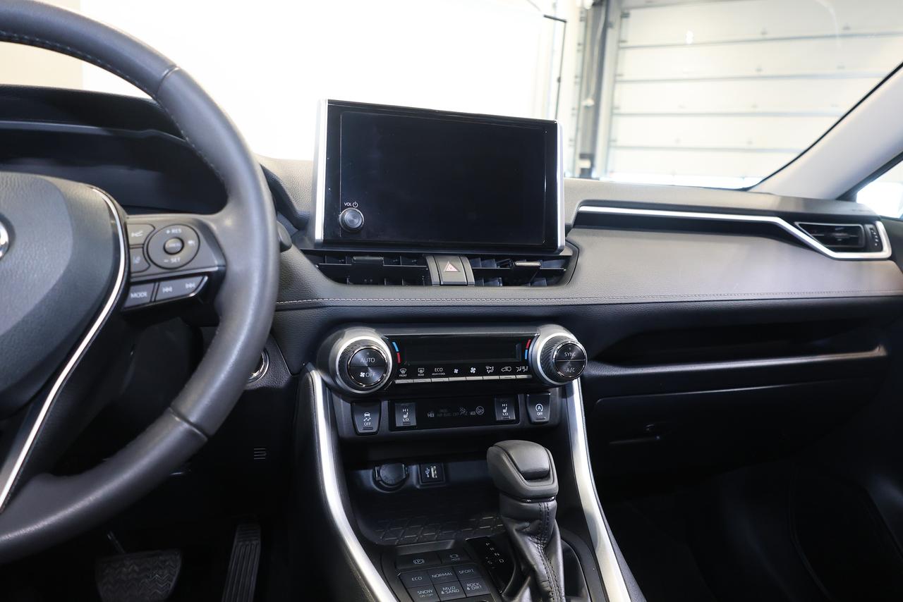 2025 Toyota RAV4 XLE AWD - SUNROOF|CAMERA|BLINDSPOT Photo