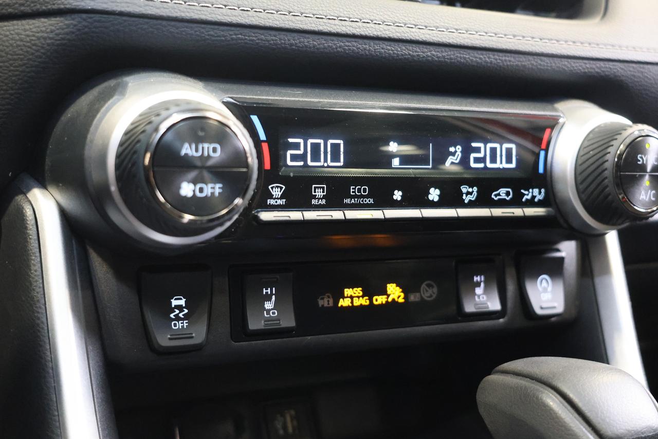 2025 Toyota RAV4 XLE AWD - SUNROOF|CAMERA|BLINDSPOT Photo