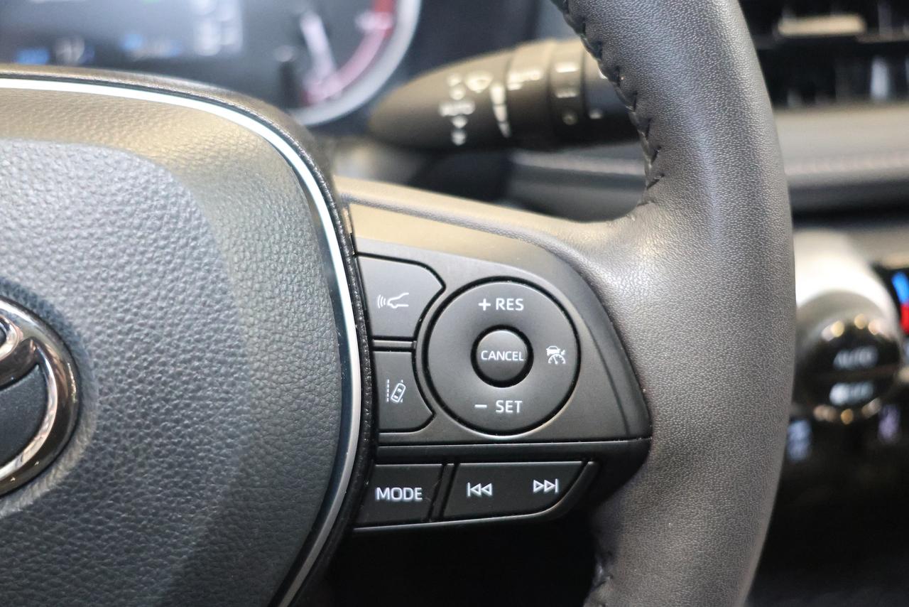 2025 Toyota RAV4 XLE AWD - SUNROOF|CAMERA|BLINDSPOT Photo