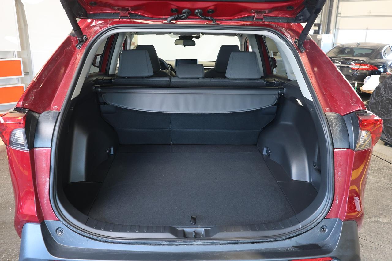 2025 Toyota RAV4 XLE AWD - SUNROOF|CAMERA|BLINDSPOT Photo