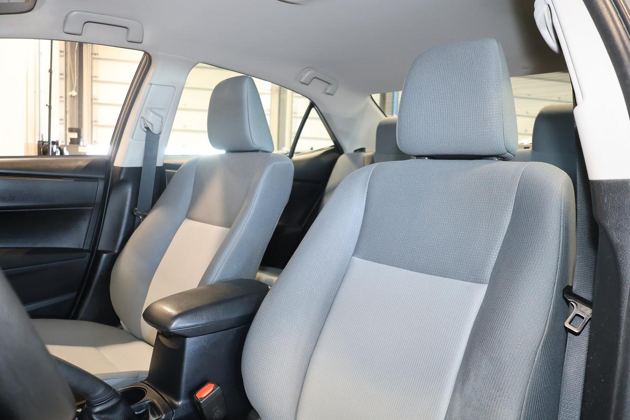 2018 Toyota Corolla - 6SPD MANUAL|BACKUP CAMERA|BLUETOOTH Photo