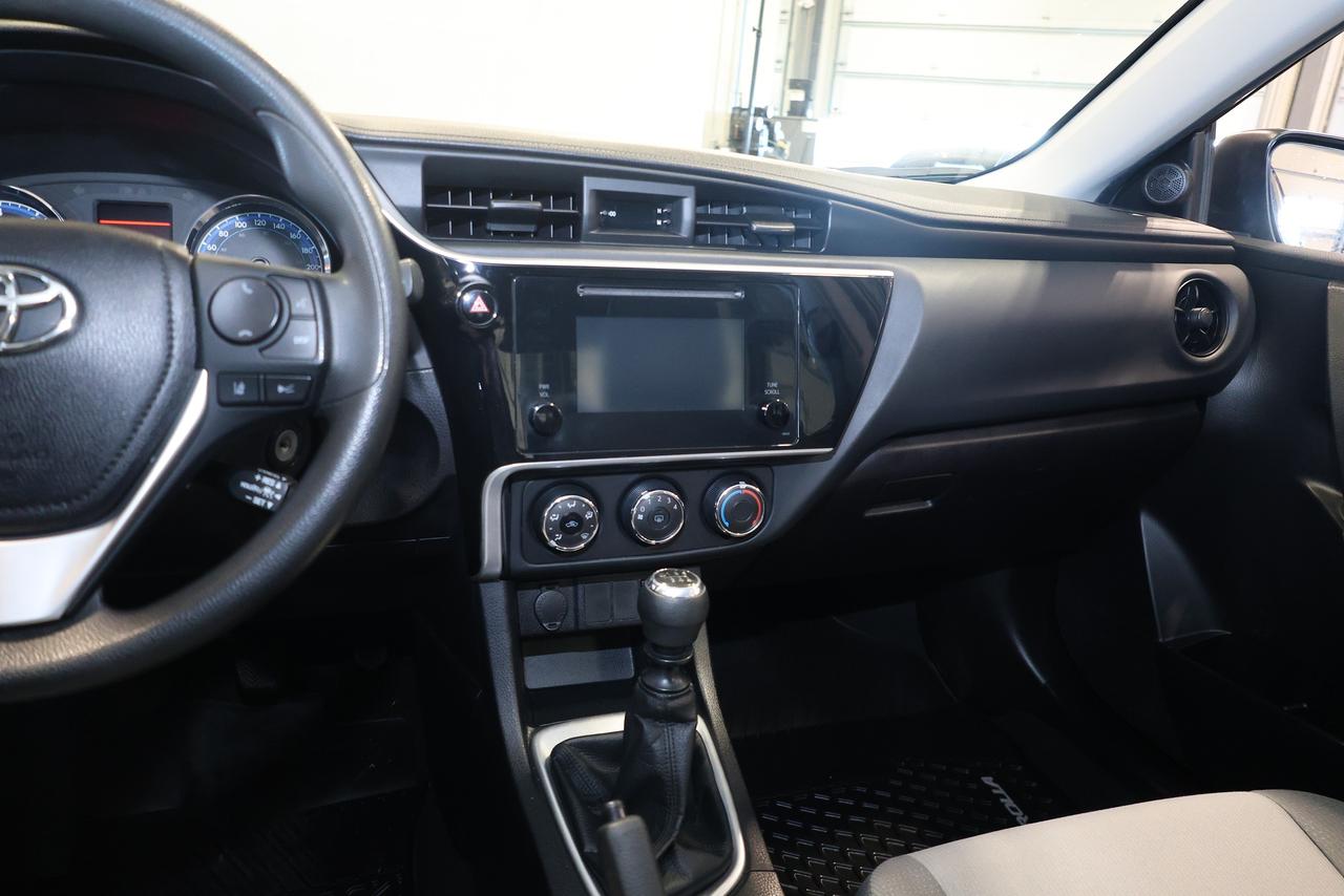2018 Toyota Corolla - 6SPD MANUAL|BACKUP CAMERA|BLUETOOTH Photo