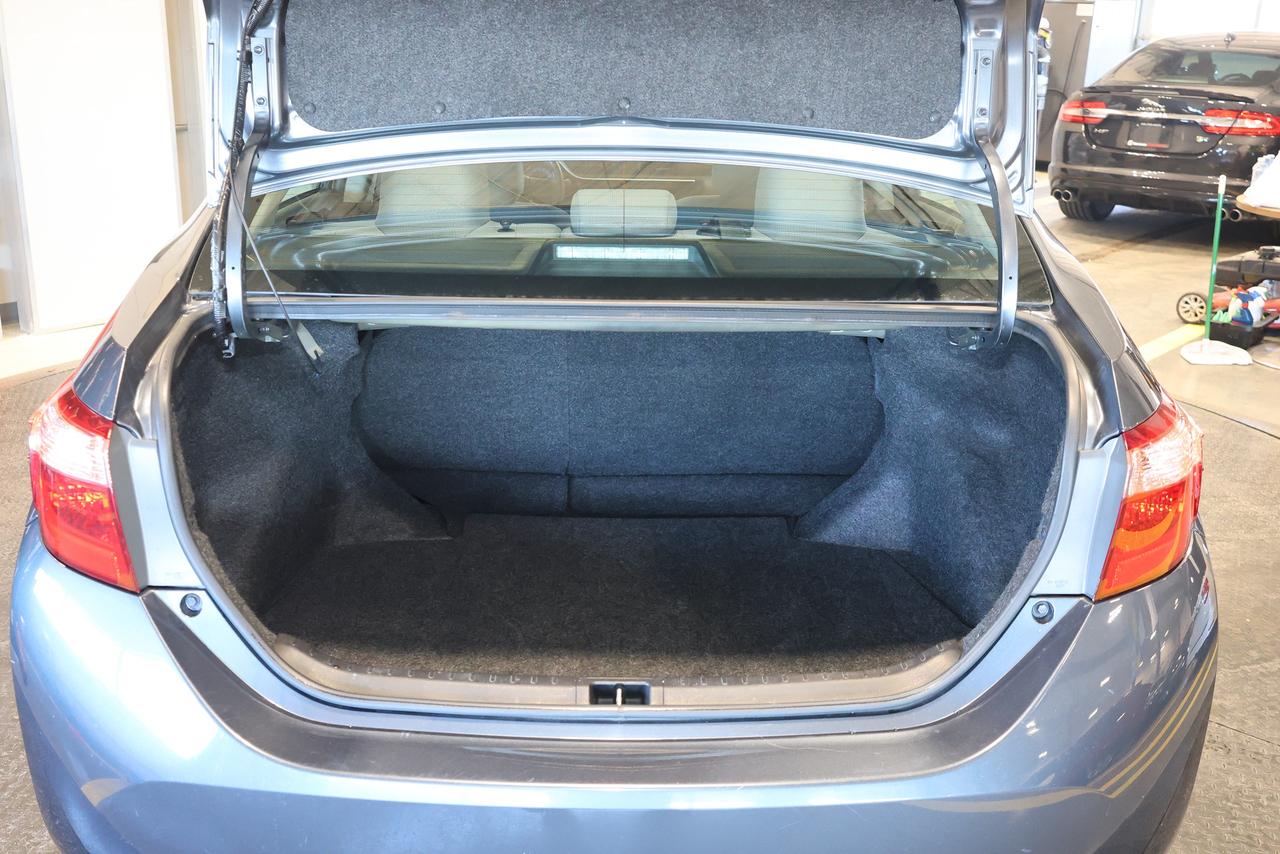 2018 Toyota Corolla - 6SPD MANUAL|BACKUP CAMERA|BLUETOOTH Photo