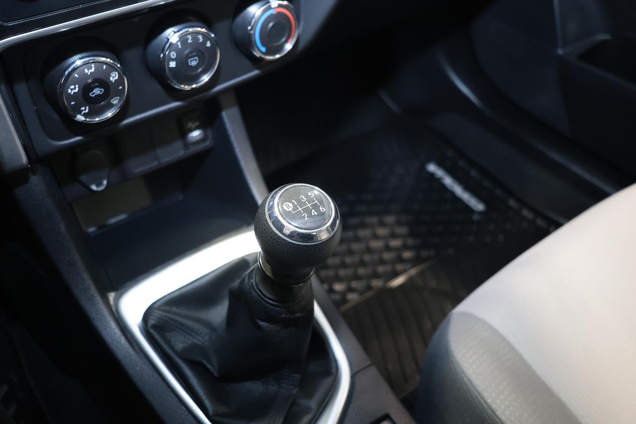 2018 Toyota Corolla - 6SPD MANUAL|BACKUP CAMERA|BLUETOOTH Photo