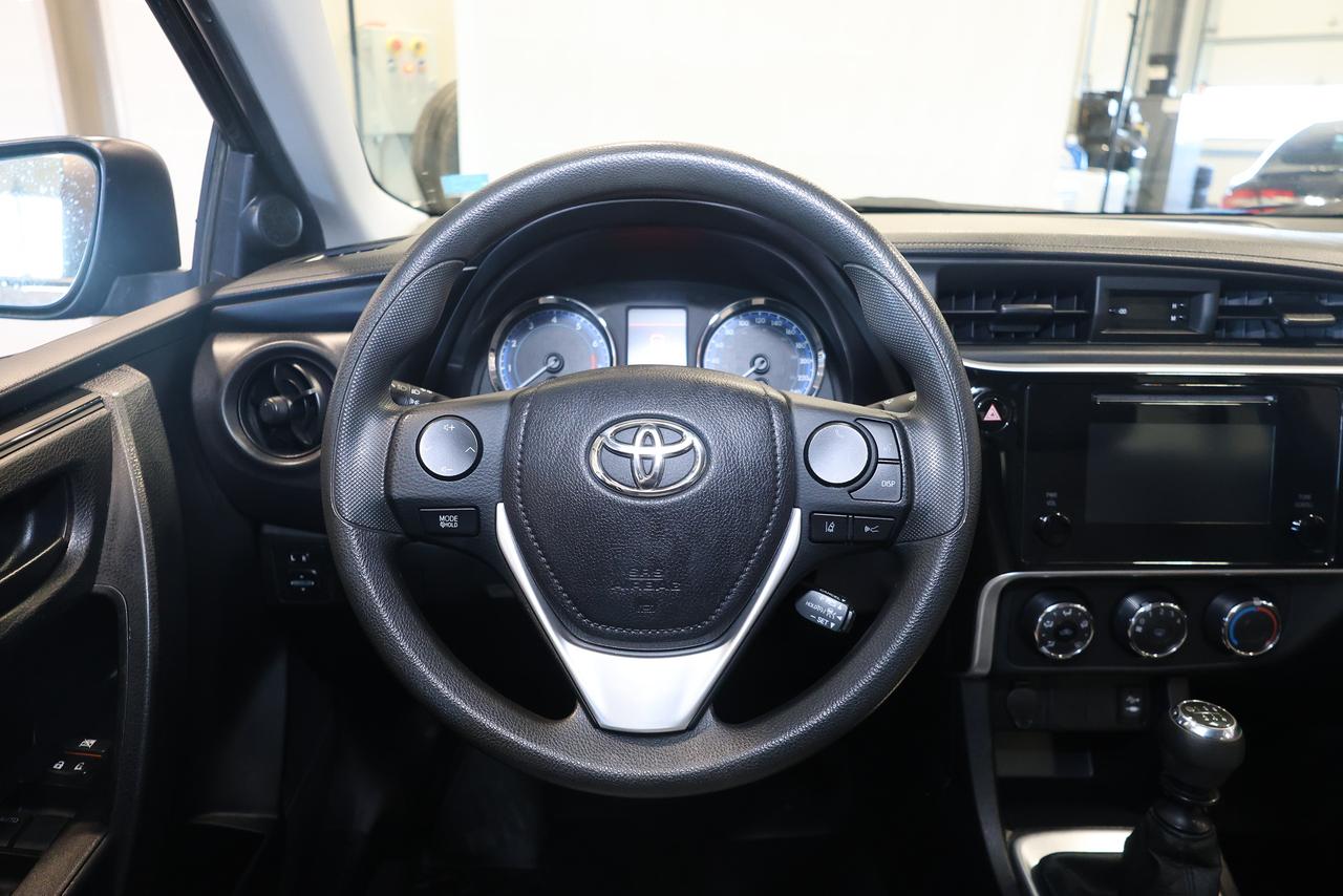 2018 Toyota Corolla - 6SPD MANUAL|BACKUP CAMERA|BLUETOOTH Photo