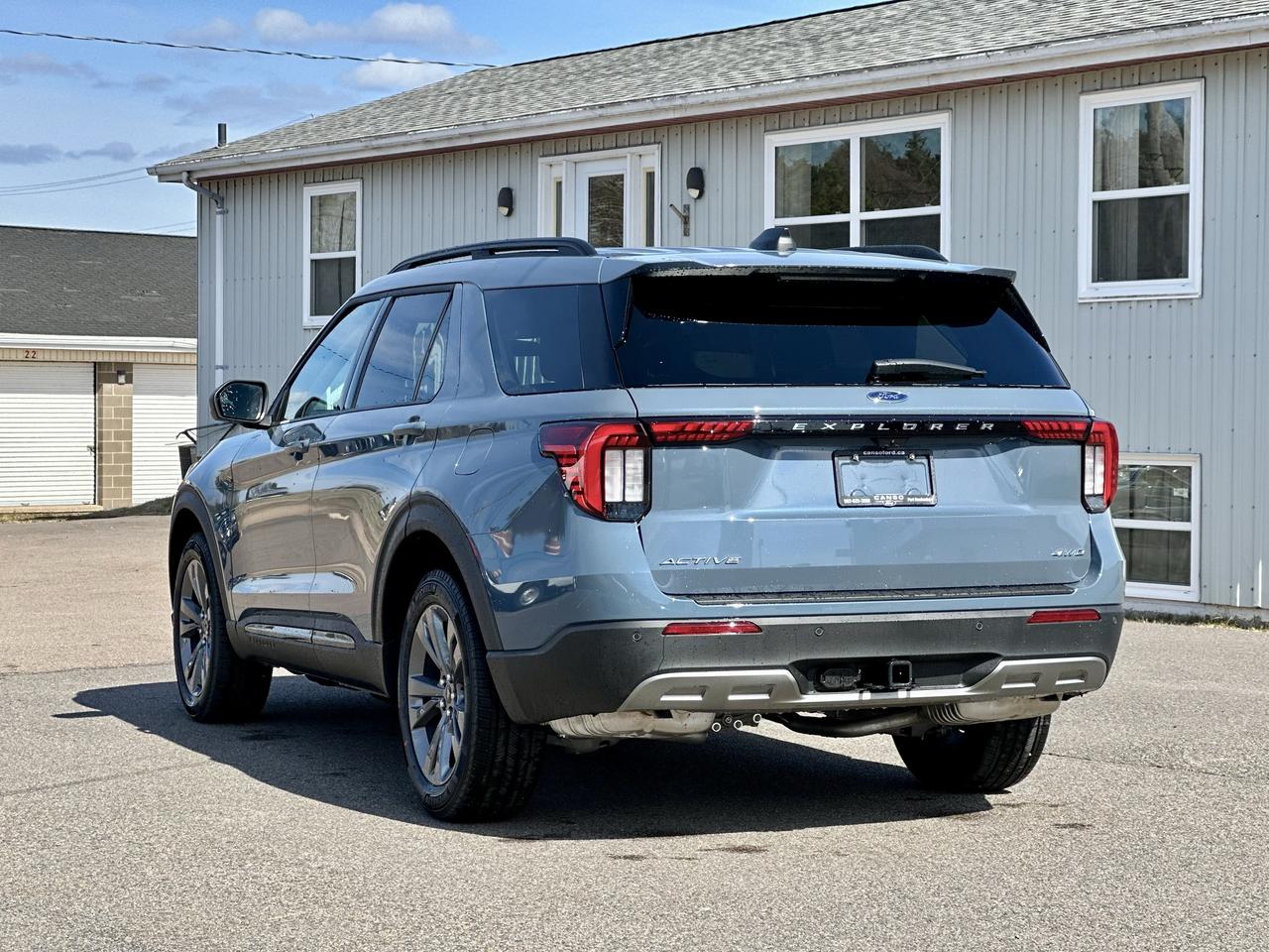 2026 Ford Explorer Active w/200A Pkg 4WD Photo4
