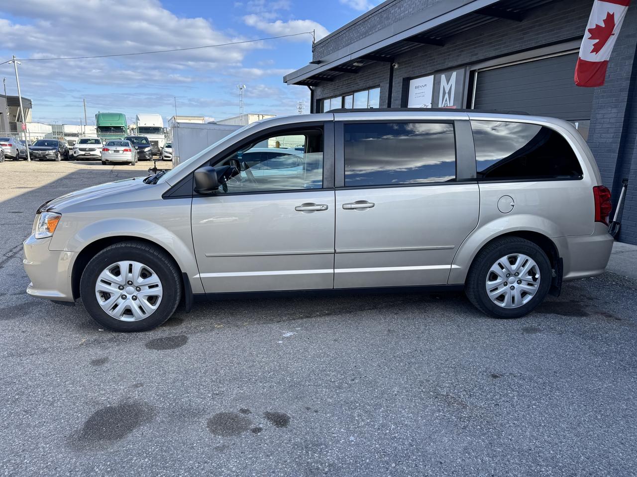2015 Dodge Grand Caravan SXT Photo